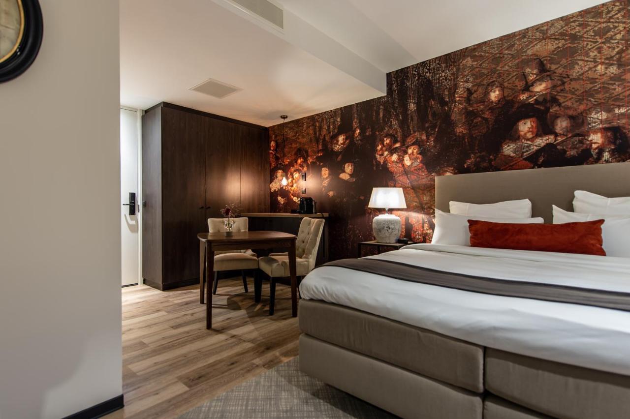 Mondragon Hotel